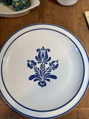 Pfaltzgraff White Stoneware Blue Village plate